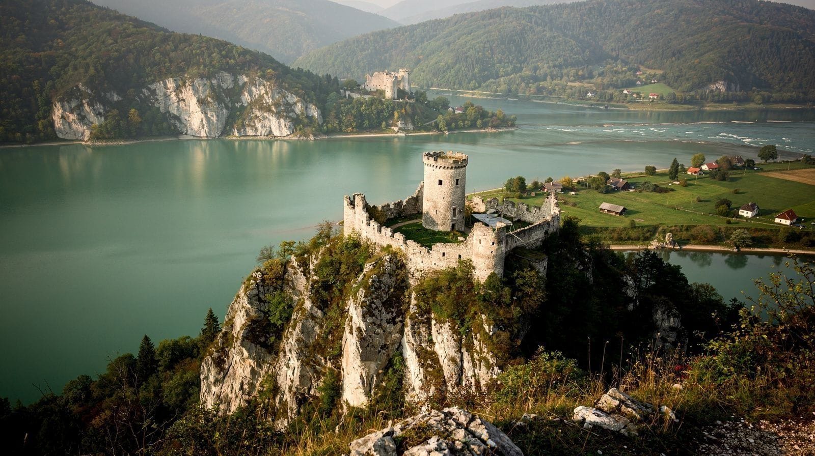 Pieniny castles and the Dunajec gorge