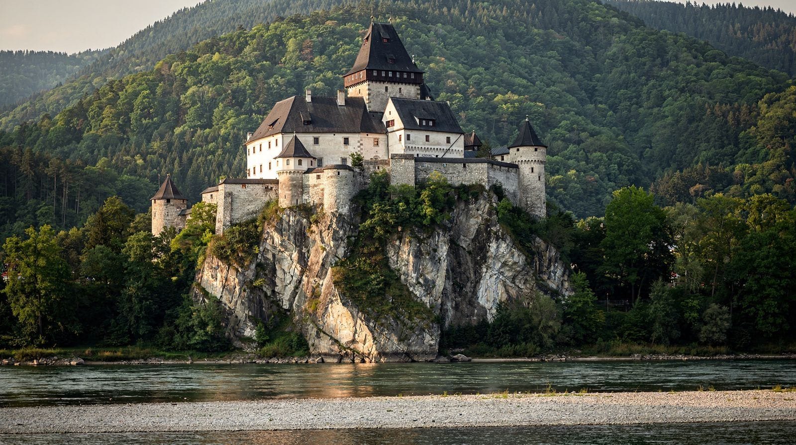 Château d'Orava et grotte de Belianska : une excursion slovaque depuis Zakopane