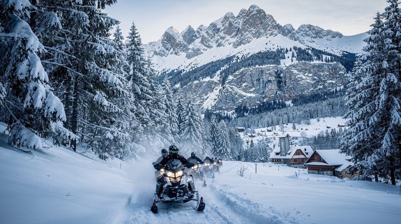 Excursions en motoneige dans les vallées du Podhale