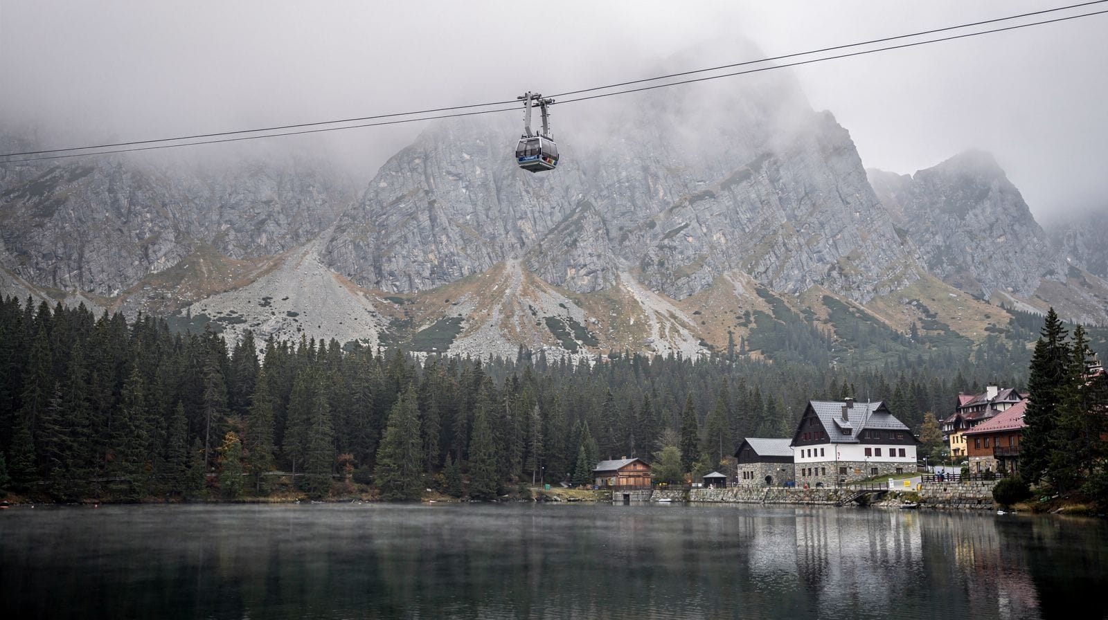Štrbské Pleso : le lac glaciaire des Hautes Tatras slovaques